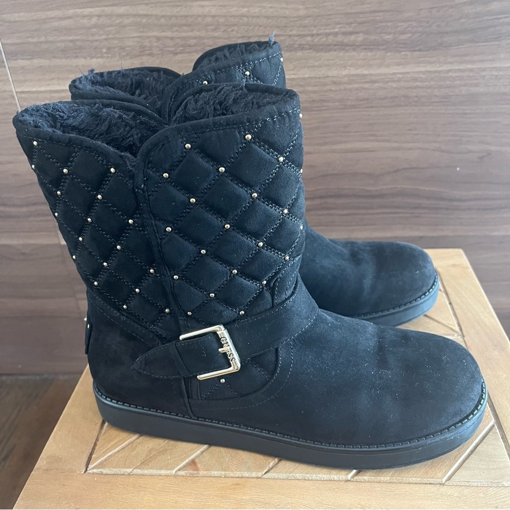 Guess black quilted studded buckle Women boots with inside faux fur Size 10 Y2K